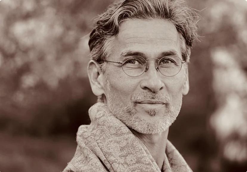 Igor Kufayev (Vamadeva) – Lehrer in der Linie von Inner Movement